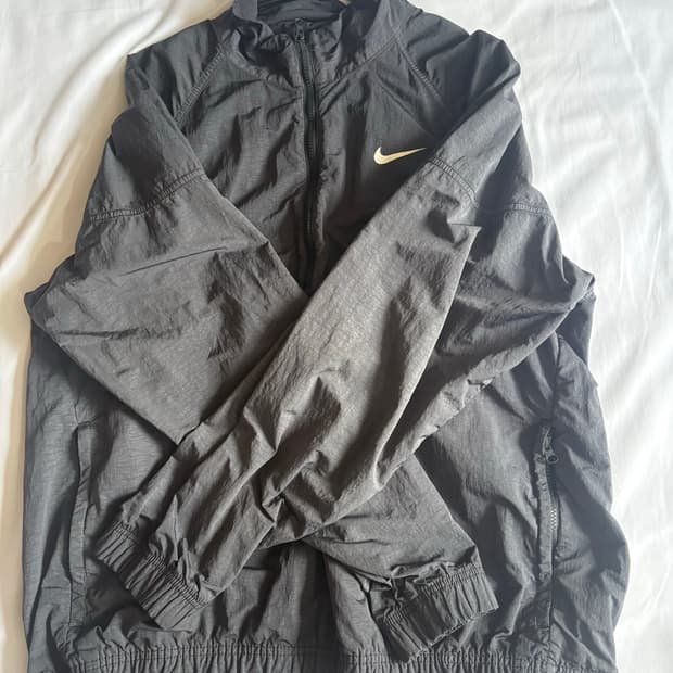 나이키 X 스투시 윈드러너 자켓