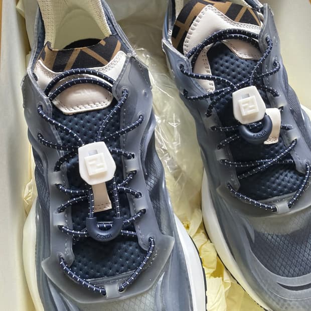 새상품 // FENDI 플로우 스니커즈 나일론 누드