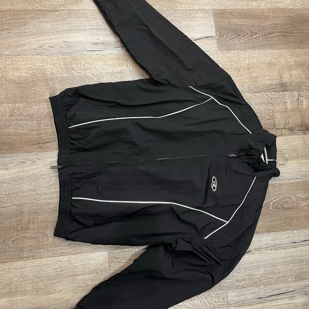 본투윈 바람막이 3사이즈 새거 팝니다(품절상품)