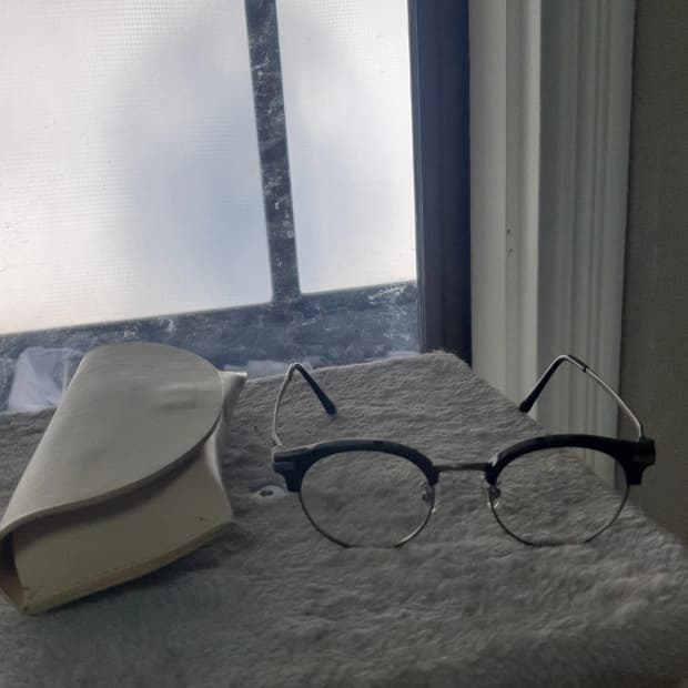 젠틀몬스터 블루문 하은