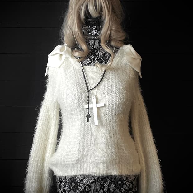 CECIL McBEE 세실맥비 아이보리 화이트 오프숄더 니트 롱슬리브