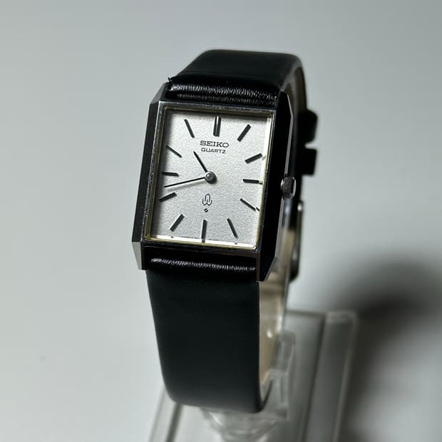 SEIKO quartz square