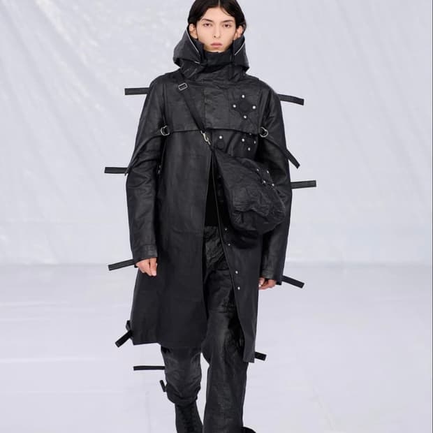 2023S/S 크레이그 그린 스트랩 디테일 로고 패치 매트 롱 코트 L