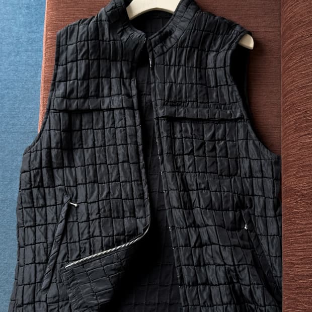 Washed poly quilted design vest