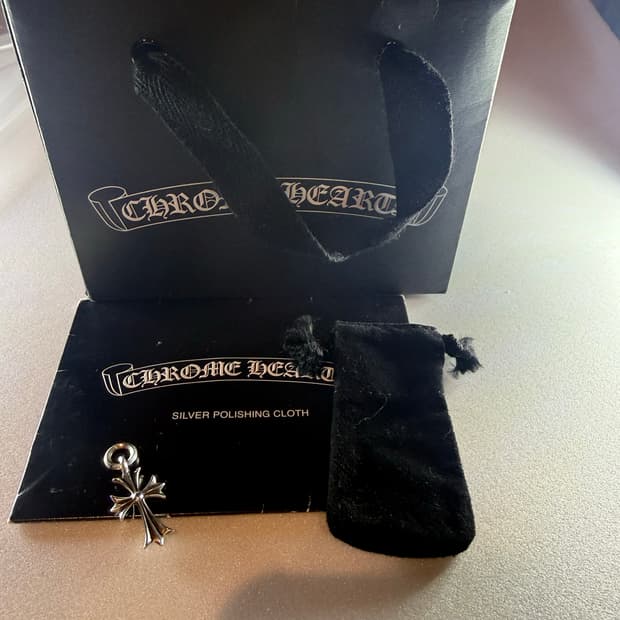 크롬하츠 타이니크로스 팬턴트 급쳐