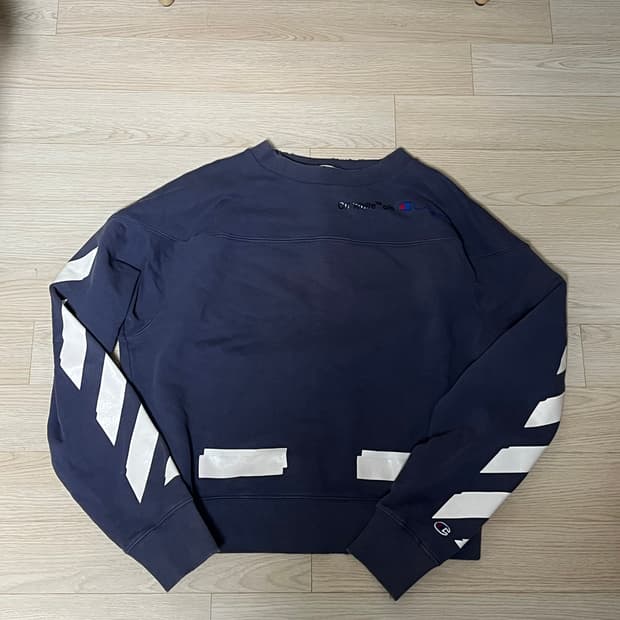 오프화이트 챔피온 콜라보 맨투맨