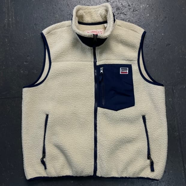 100 리바이스 후리스 조끼