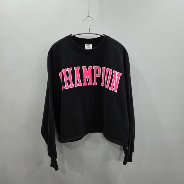 챔피온 우먼 스펠로고 프린팅 크롭 맨투맨 S