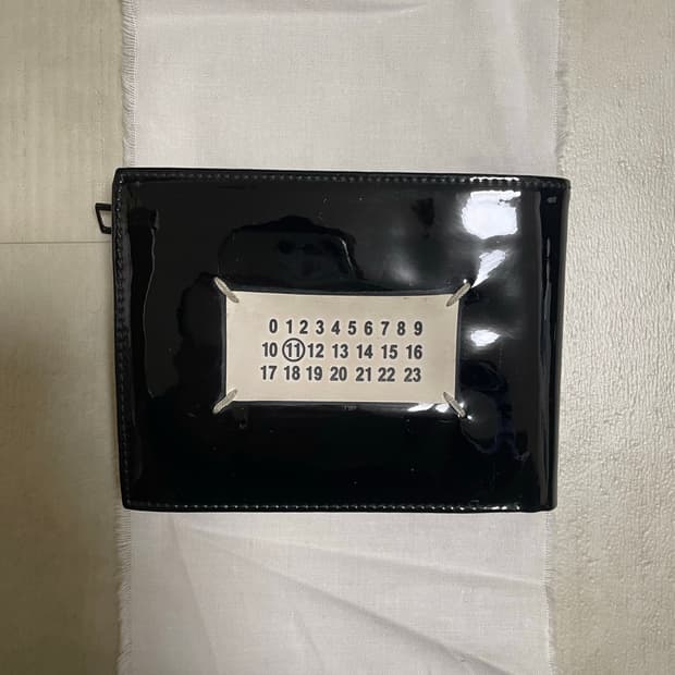 마르지엘라 11 에디션 레드 블랙 3단 반지갑