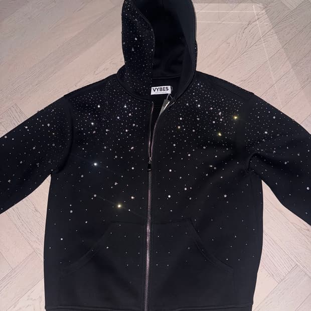 Vybes 라인스톤 후드집업