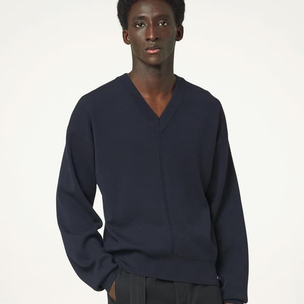 르메르 브이넥 니트 라지 새제품