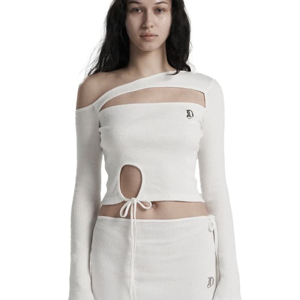 오도어 슬릿 탑 화이트 긴팔 티셔츠