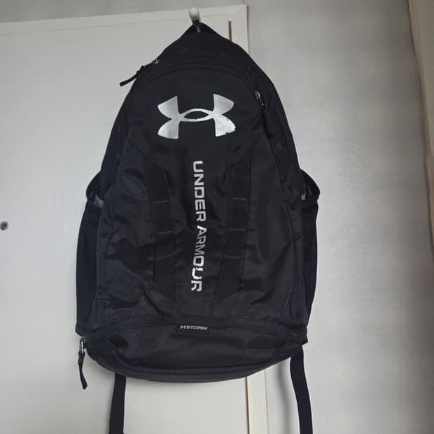 언더아머 UA 허슬 5.0 백팩 블랙
