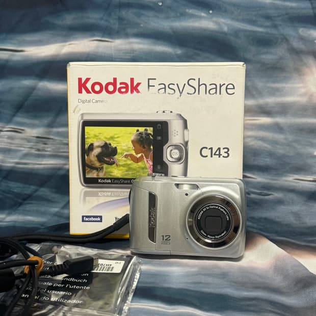 작례⭕️) 코닥 이지쉐어 c143 카메라🤍/풀박스✨