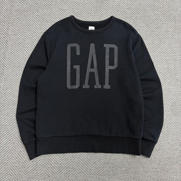 갭 베이직 프린팅 맨투맨 v3930