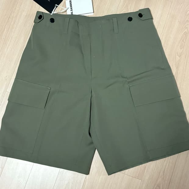 질샌더 카고 하프 팬츠 반바지 카키 컬러 판매