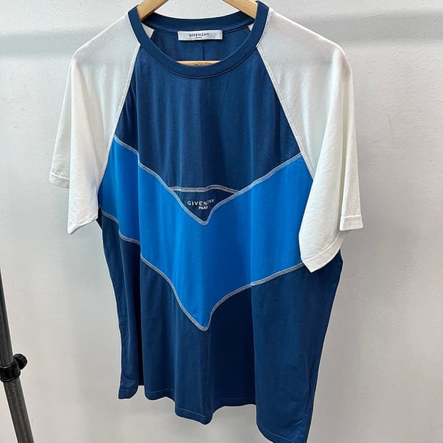 100) 지방시 신형 라운드티 