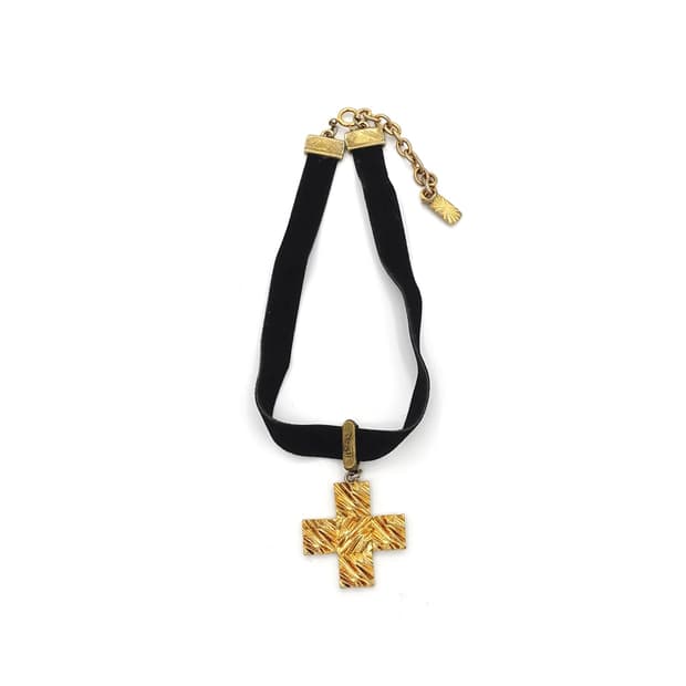 YSL 입생로랑 메탈 크로스 펜던트 초커 네클리스