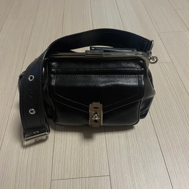 [새제품급] 분크 오캄 두 카고 숄더 S 블랙 (숄더백,크로스백)