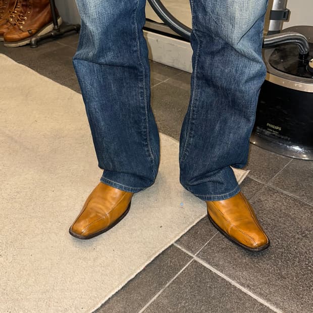 Whoop de doo shape leather loafer