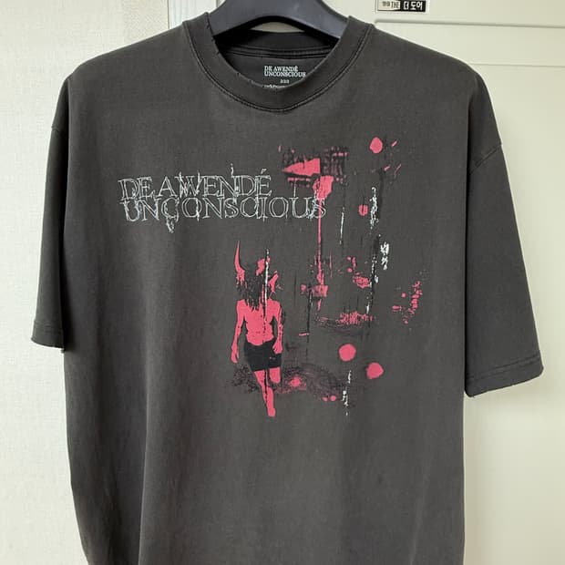 어웬드 레드 베일 티셔츠 다크그레이