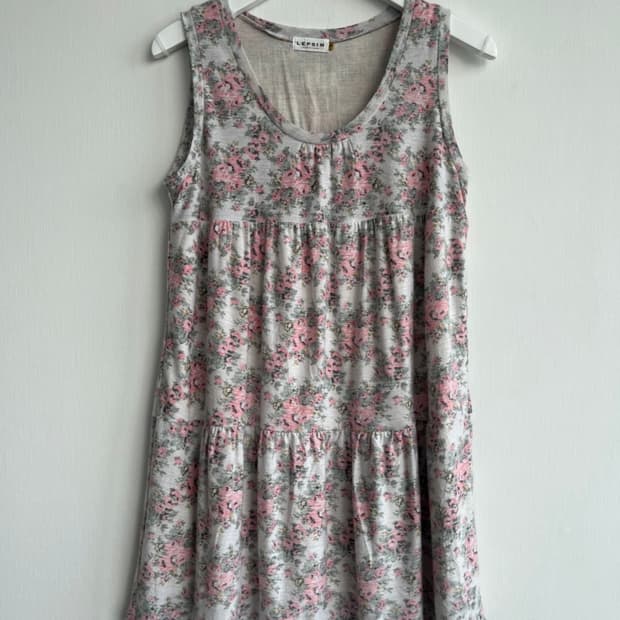 LEPSIM 그레이 플로럴 민소매