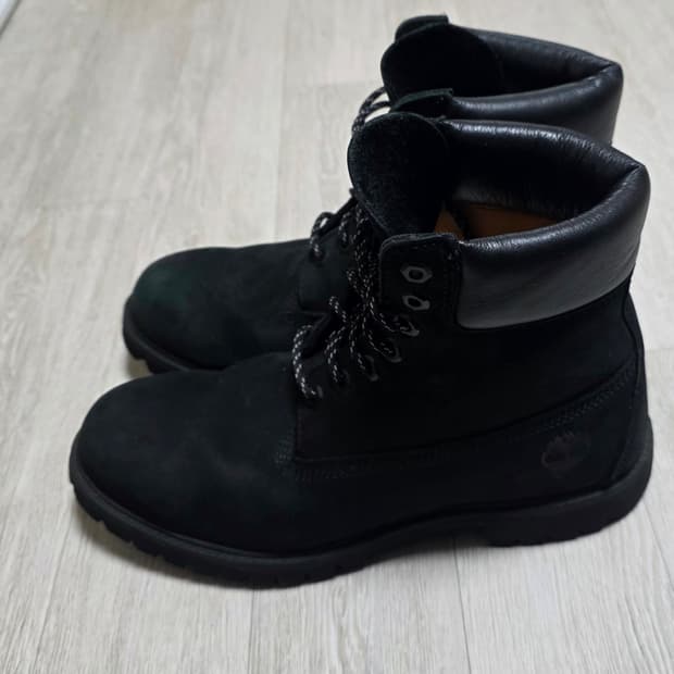 팀버랜드 블랙 6인치 프리미엄 누벅부츠(270~275)