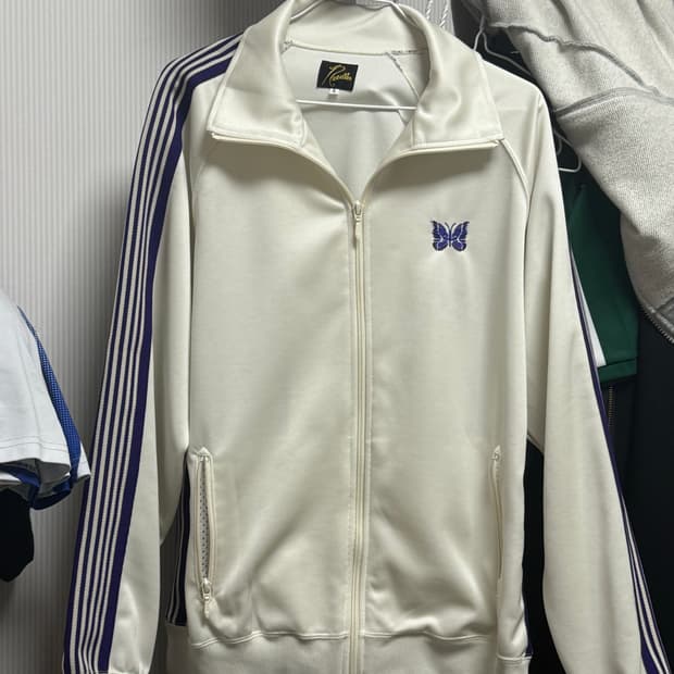 니들스 트랙 자켓 아이스 화이트