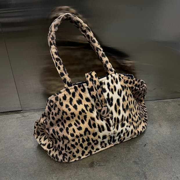 Leopard shoulder bag
