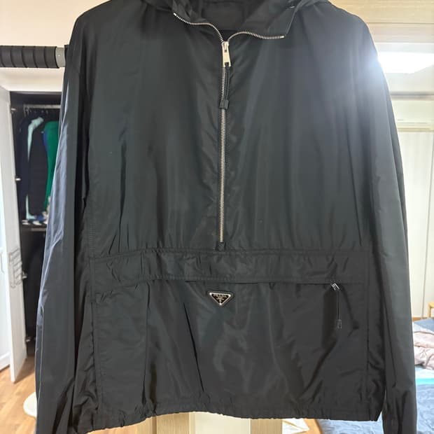 24SS 프라다  리나일론 바람막이