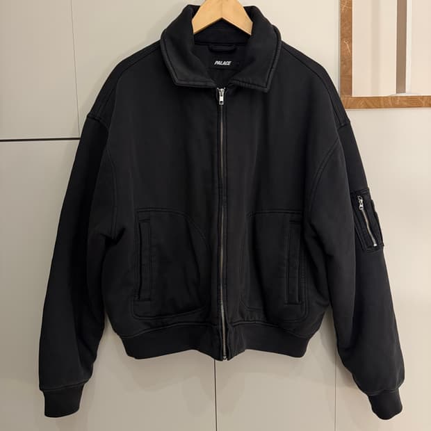 palace 팔라스 봄버 점퍼 M사이즈