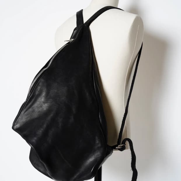 GUIDI 구이디 BV09 소프트 호스 풀그레인 레더 백팩 블랙