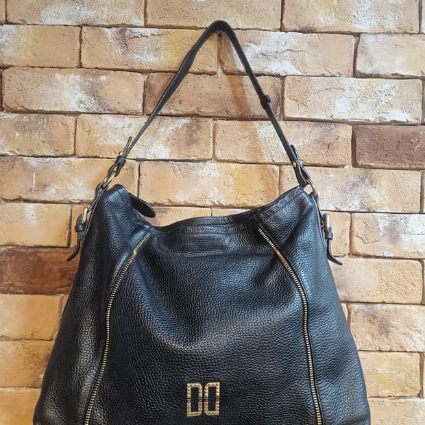 닥스 블랙 가죽 DD로고 숄더백