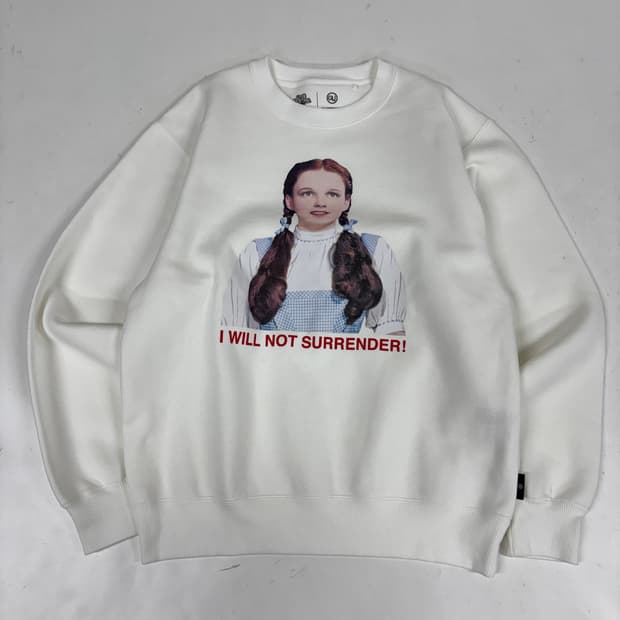 GU x 언더커버 오즈의마법사 도로시 맨투맨