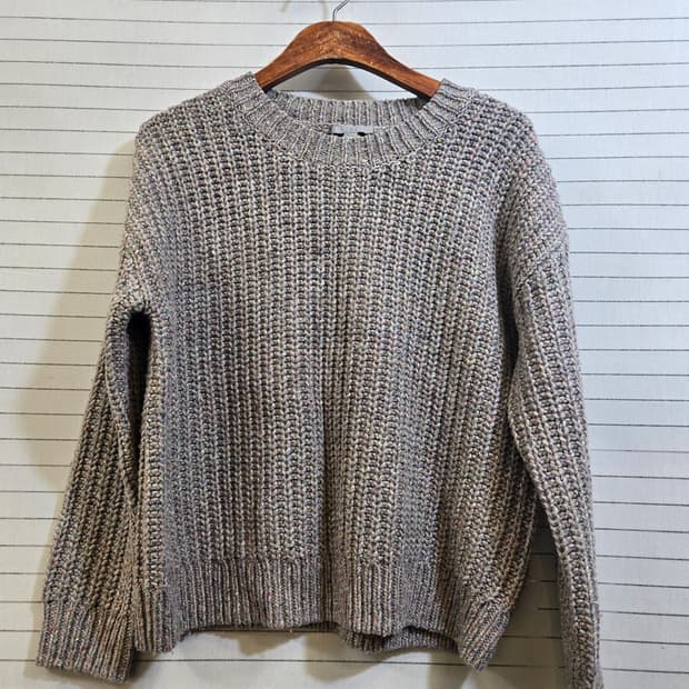 cos 꽈배기 니트 스웨터