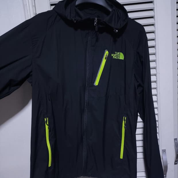 110 노스페이스 기능성 경량 에어벤트 바람막이 등산복