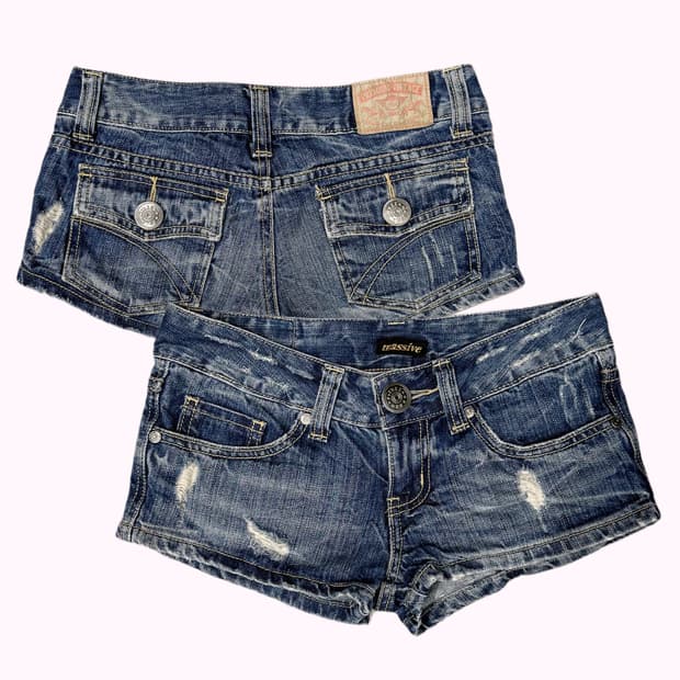 damage low-rise denim hotpants