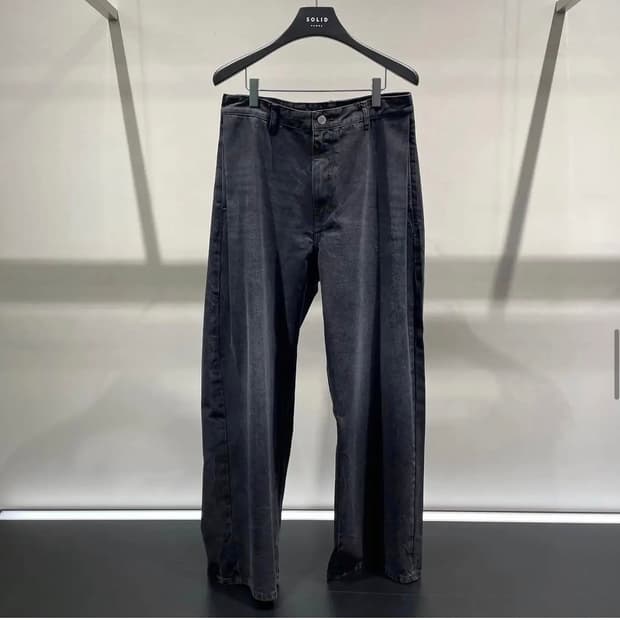 솔리드옴므 24FW 사이드 턱 데님 팬츠 블랙 48