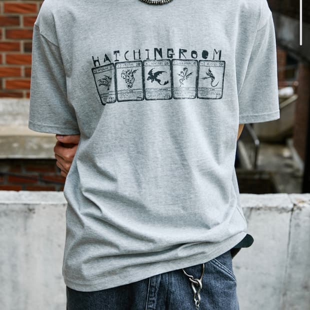 해칭룸 드래곤 카드 티셔츠 그레이 3사이즈