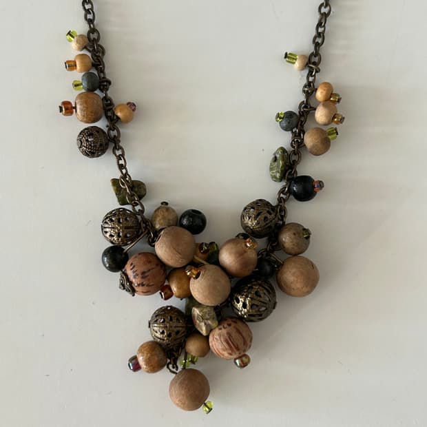 우드 방울 목걸이