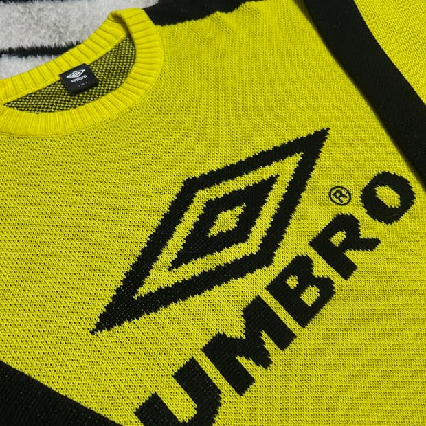 [M]엄브로 오버핏 빅로고 헤비울 니트