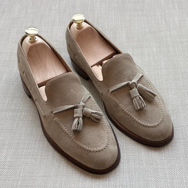 [UK6] Loake LINCOLN 샌드 스웨이드 태슬 로퍼