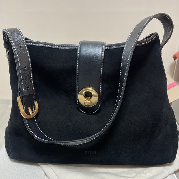 옴니포턴트 모멘텀 토트백 블랙 스웨이드