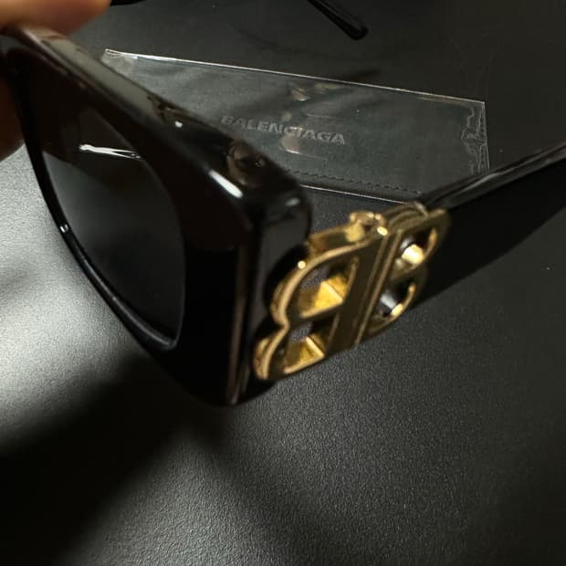 발렌시아가 BB 로고 블랙 선글라스