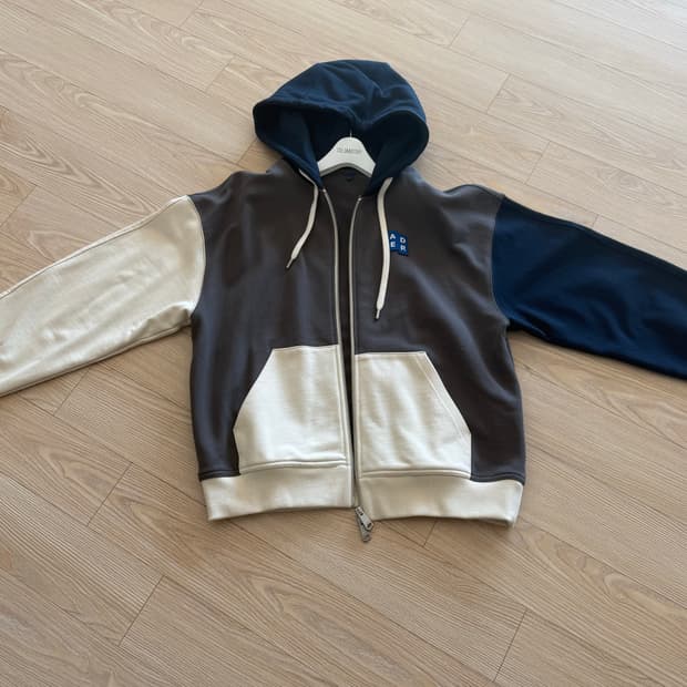 할인 아더에러 시그니피컨트 trs 태그 후드집업 차콜