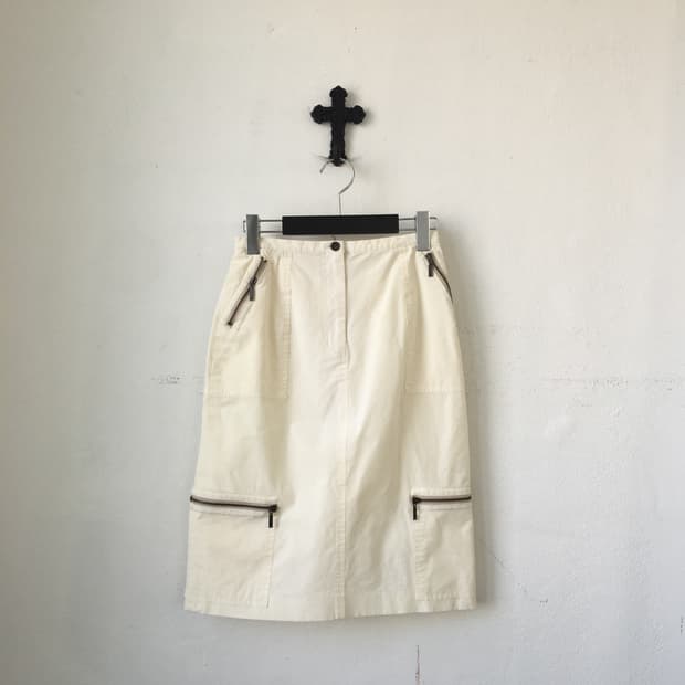 Zipper point midi skirt