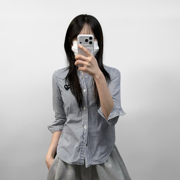 꼼데가르송 블랙 하트 와펜 스트라이프 셔츠