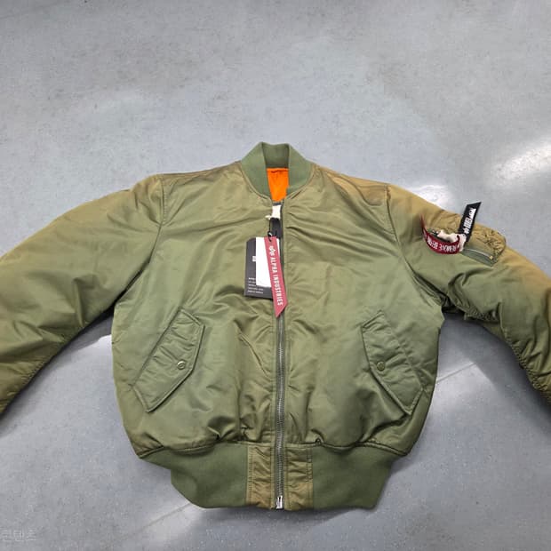 알파인더스트리 ma-1 세이지 그린 새제품 B급