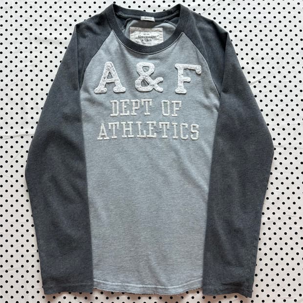 아베크롬비 패치로고 롱 슬리브 나그랑