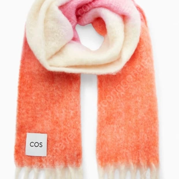 코스 모헤어 프린지 머플러 오렌지 핑크 
